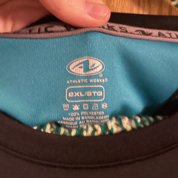 Workout shirt - Picture 2 of 2